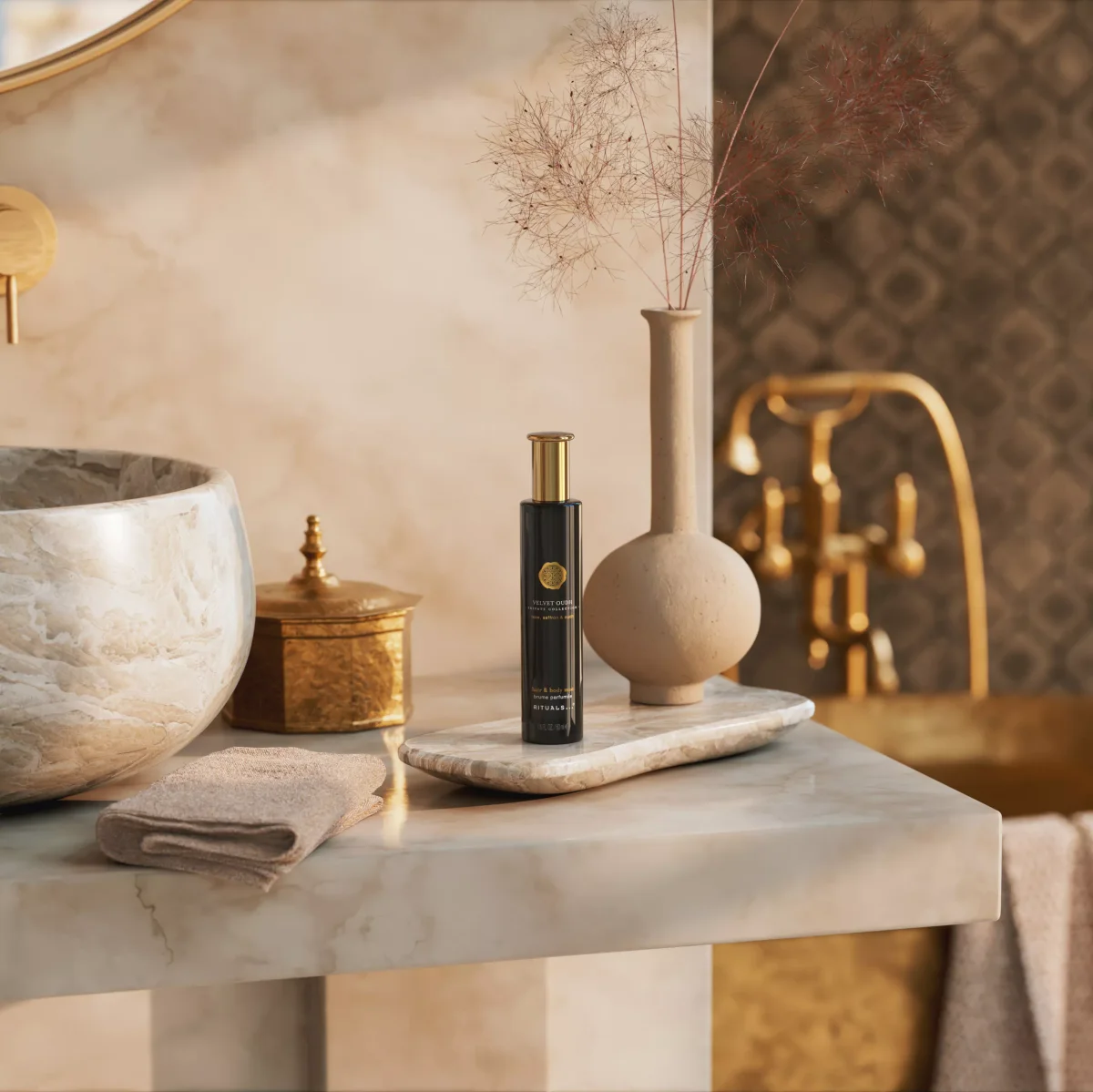 Velvet Oudh Hair & Body Mist by Rituals