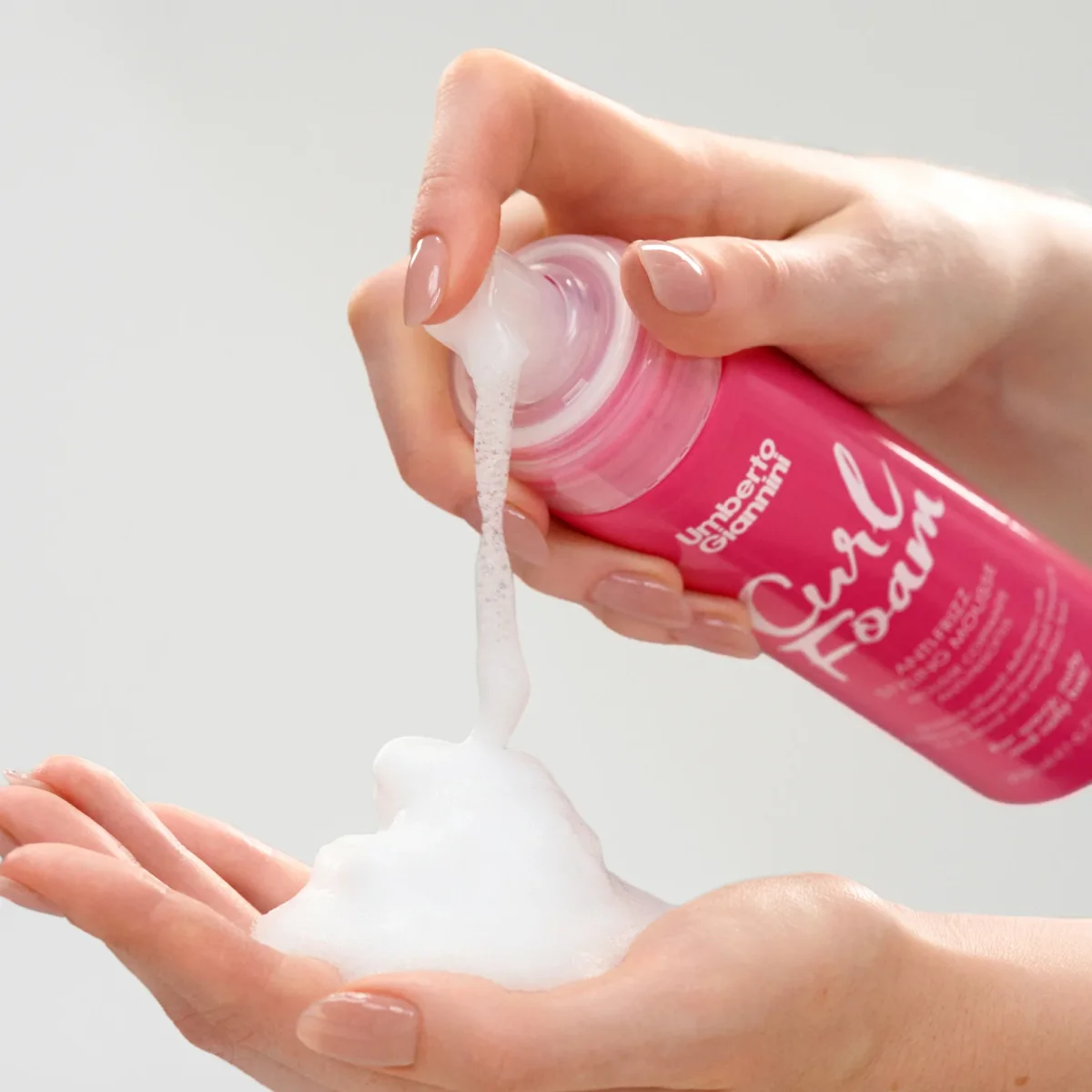 Curl Foam Anti-Frizz Styling Mousse by Umberto Giannini