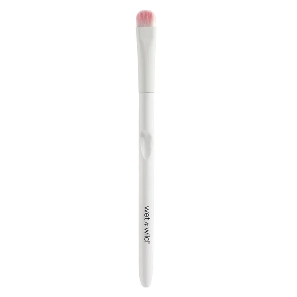 Small Eyeshadow Brush by wet n wild