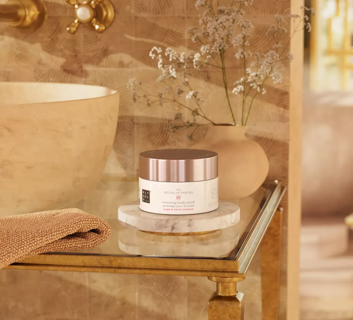 The Ritual Of Sakura Renewing Body Scrub by Rituals
