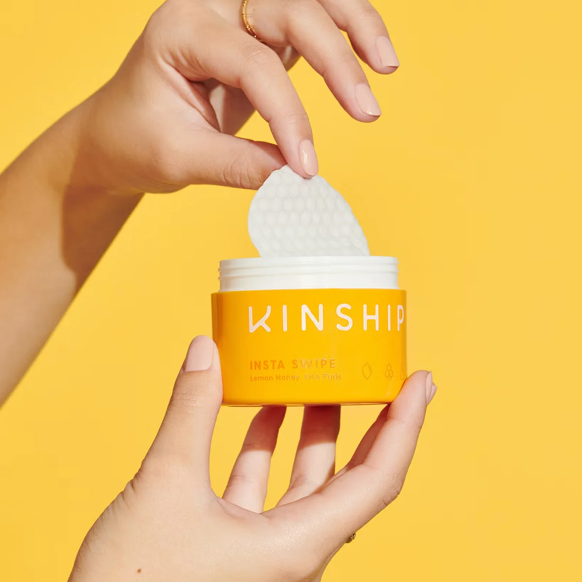 Insta Swipe Lemon Honey AHA Exfoliating Pads by Kinship