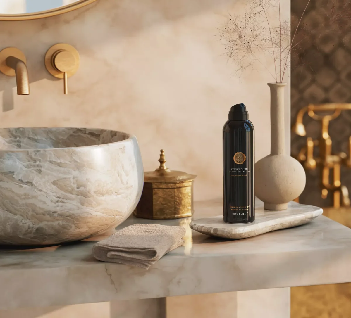 Velvet Oudh Private Collection Foaming Shower Gel by Rituals