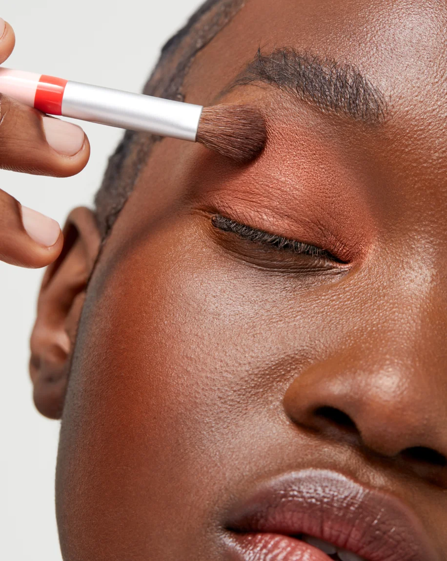 Eyeshadow Brush by Glossier