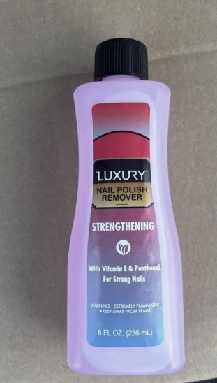 Strengthening Nail Polish Remover by Spa Luxury