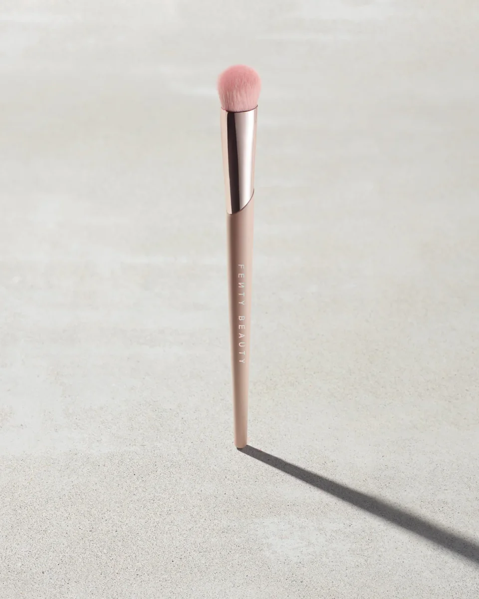 Precision Concealer Brush 180 by Fenty Beauty