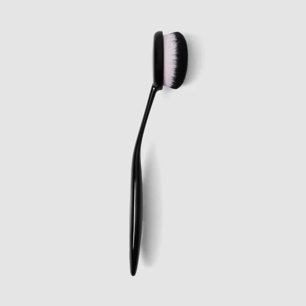 Professional Precision Foundation Brush by Black Up