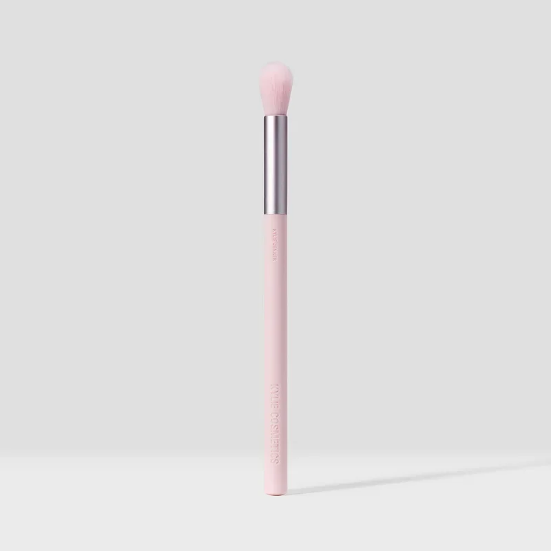 Eyeshadow All-Over Blending Brush 07 by Kylie Cosmetics
