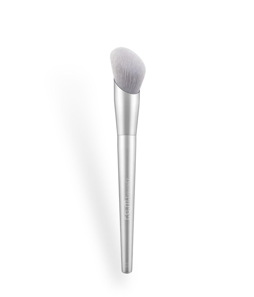 Blush Brush by r.e.m. beauty