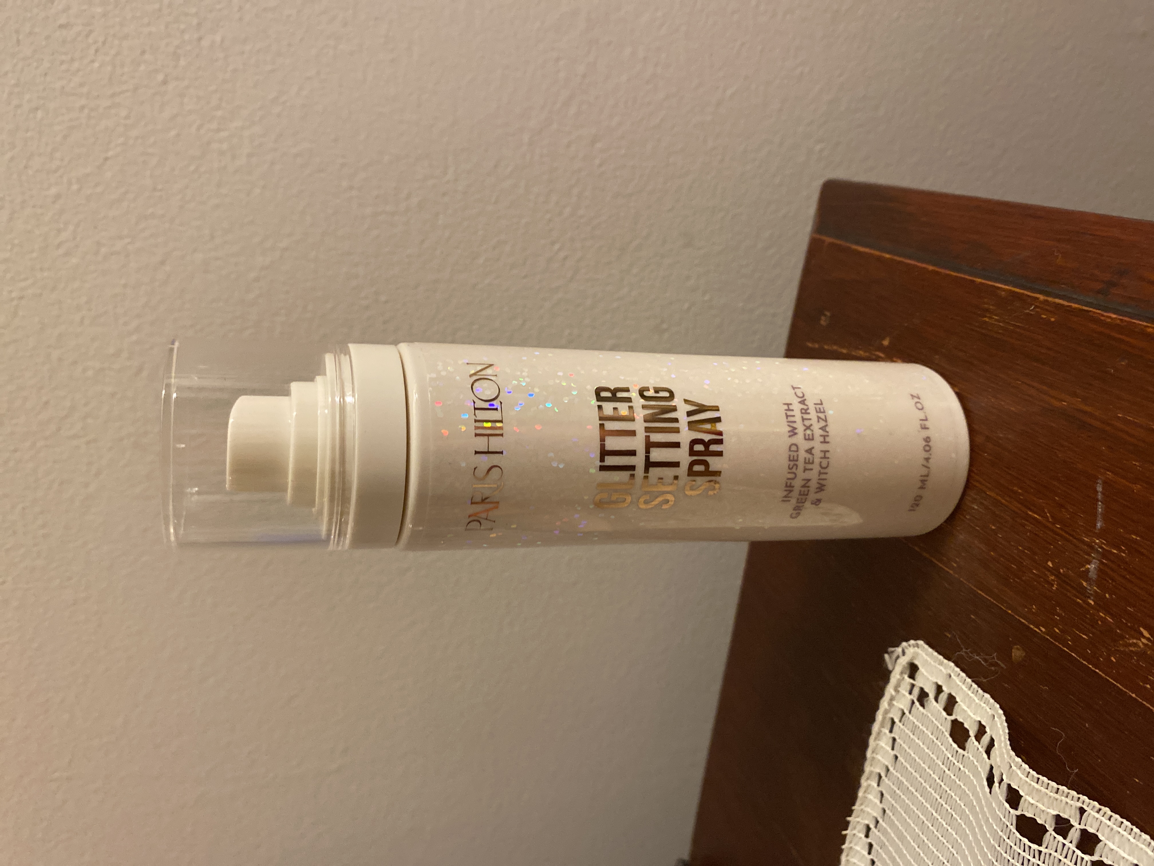 Illuminating Veil Glitter Setting Spray by Paris Hilton Fragrances