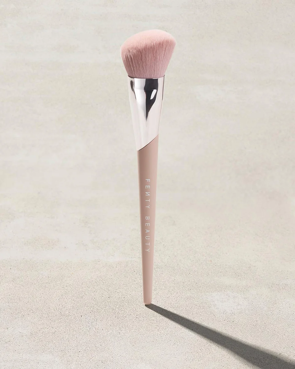 Face Shaping Brush 125 by Fenty Beauty