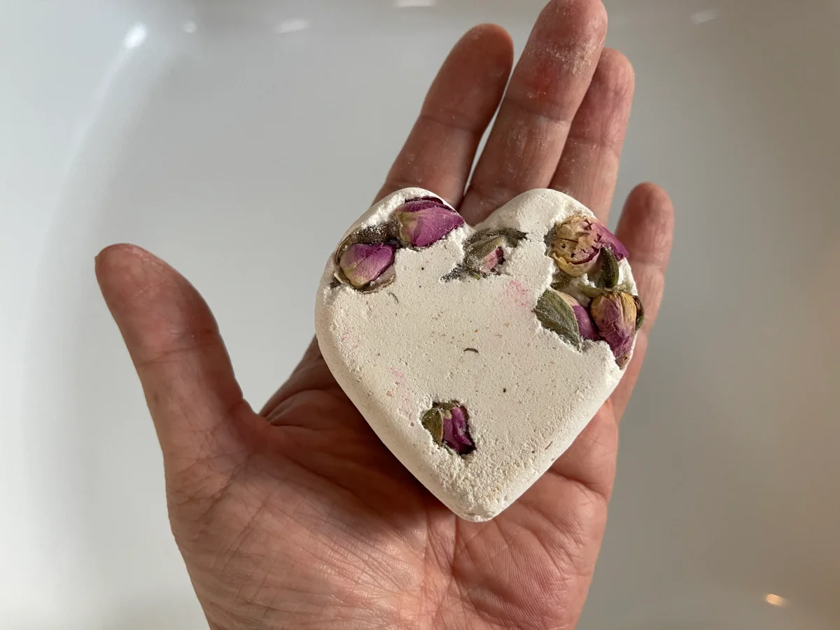 Tisty Tosty Bath Bomb by LUSH